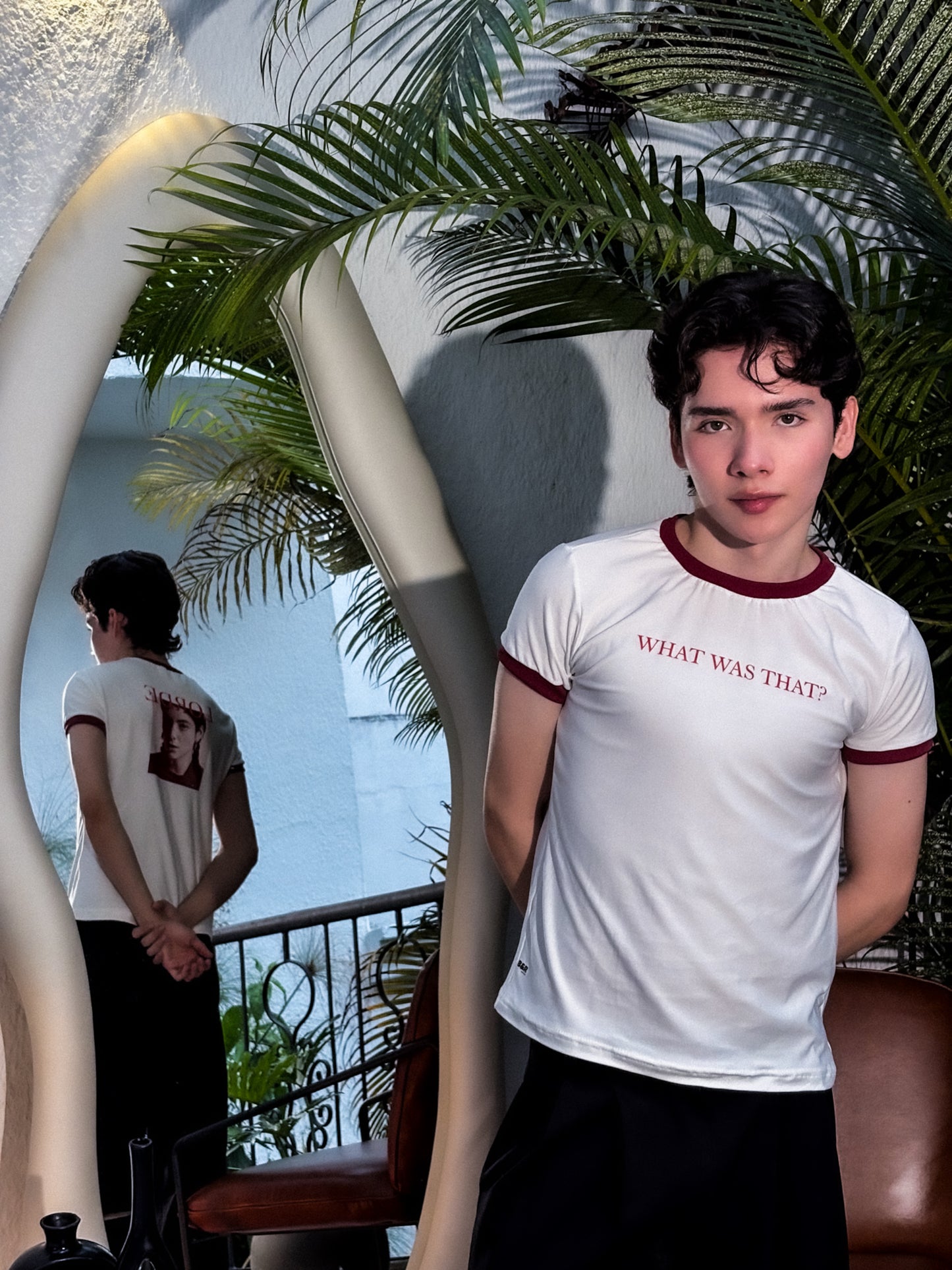 Ringer Tee "What Was That?" - Inspirada en Lorde (Blanca con Ribs Vino)