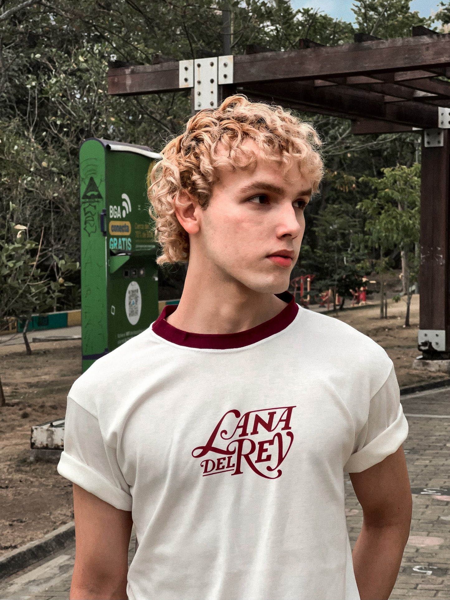 Slimfit White Lana del Rey