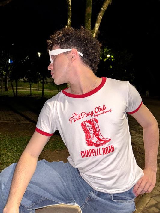 Ringer Tee Piel de Durazno - Chappell Roan (Blanca con Ribs Rojos)